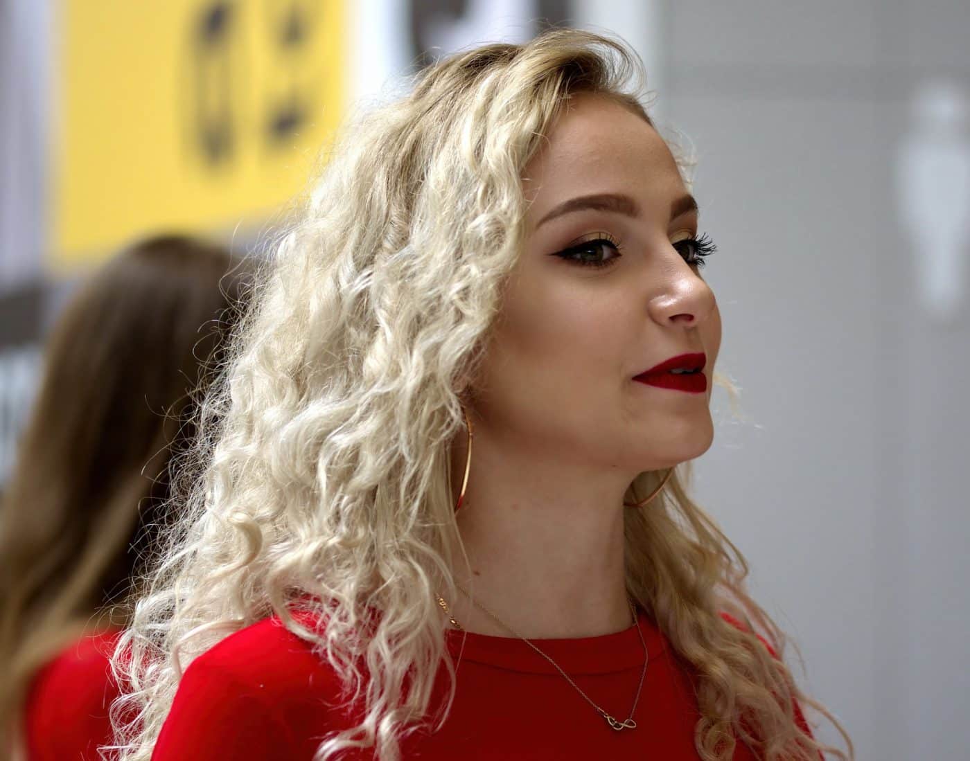 Girl gba3e352b2 1920 1400x1099